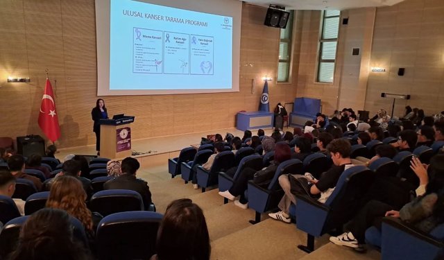 Uşak Üniversitesi’nde Ulusal Kanser Tarama programı yapıldı