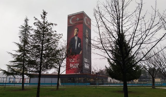 Uşak’ın en yüksek yapısı bu şekilde kiraya veriliyor!