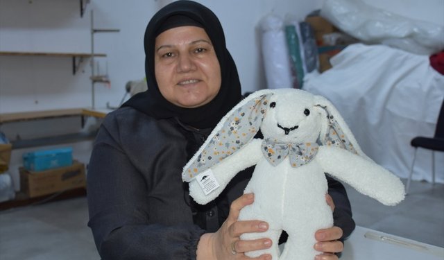 Sandıklı'da üretim yapan kadınların yaptığı ürünler, büyük ilgi görüyor