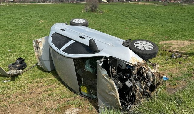 Uşak Ortaköy mevkiinde kaza! Aynı aileden 4 kişi yaralandı!