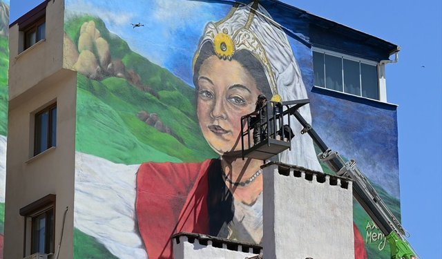 Uşak'ın komşusu Manisa'da Alex Mengü tarafından Hafsa Sultan'ı betimleyen çalışma yapıldı