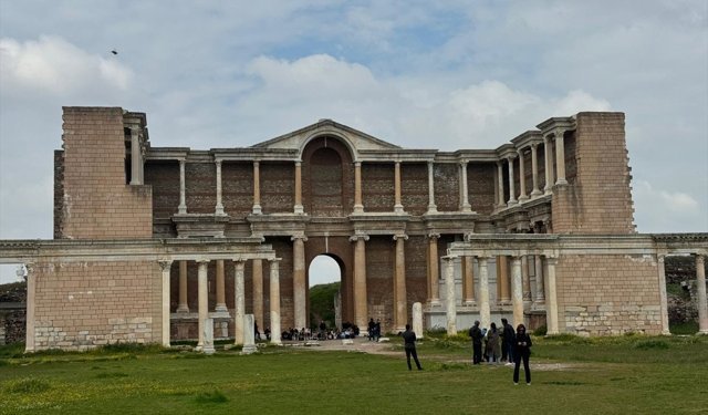 Uşak'tan hafta sonu yoğun olarak ziyaret edilen Kula ve Salihli'deki tarihi ve doğal güzellikler