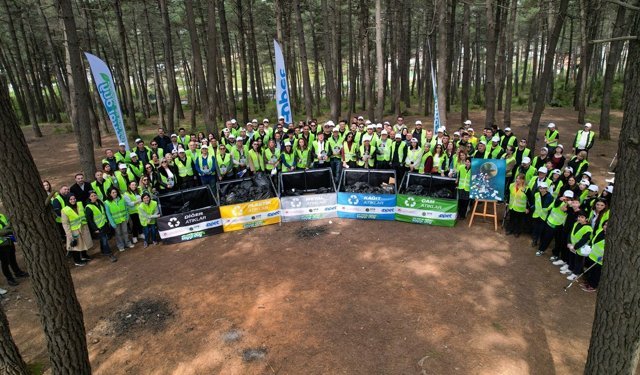 Sıfır Atık İle Doğaya Saygı Duy projesi kapsamında çevre temizliği yapıldı