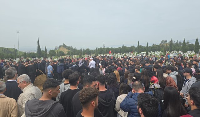 AK Parti Uşak İl Başkanı Yaşar’ın yeğeni son yolculuğuna uğurlandı