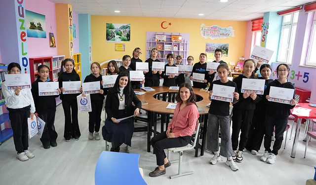 Uşak Üniversitesi Müjde İlkokulu’nun kütüphanesini yeniledi