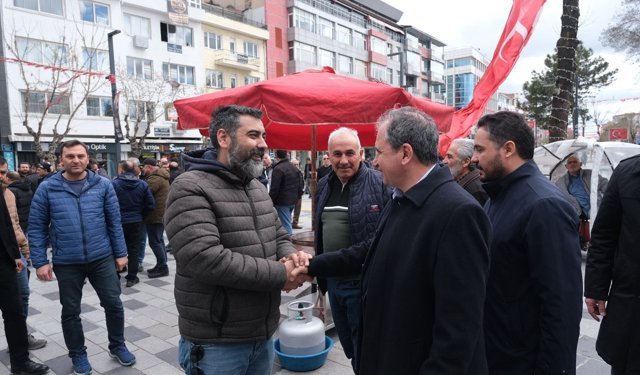 Uşak'ta merhum Alparslan Türkeş için lokma döküldü