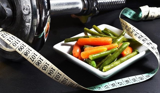 Uşaklı vatandaşlara obezite uyarısı! Dengeli beslenin ve egzersizleri ihmal etmeyin!