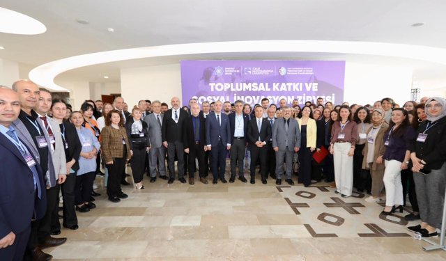 Uşak Üniversitesi, Toplumsal Katkı ve Sosyal İnovasyon Zirvesi’nde temsil edildi