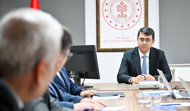 Uşak Valisi Serdar Kartal, kentte yürütülen turizm çalışmaları ile ilgili brifing aldı