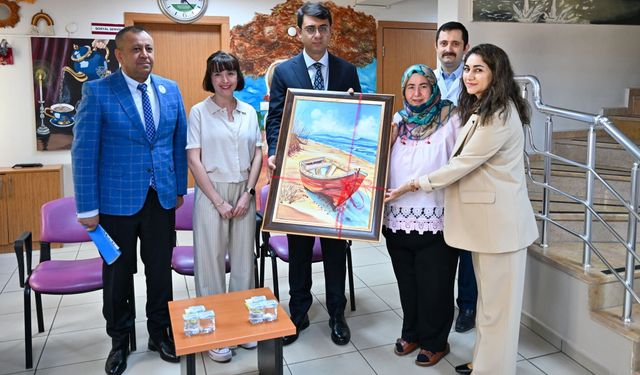 Uşak Valisi Serdar Kartal, Mehmet Atak Toplum ve Ruh Sağlığı Merkezi’ni ziyaret etti