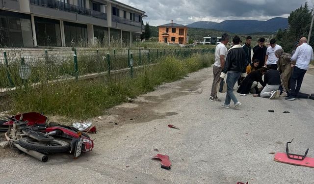Uşak plakalı araç Çivril'de kaza yaptı! Tuğrul Gök tüm çabalara rağmen kurtarılamadı