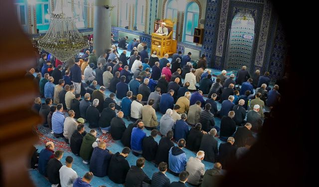 Uşak'ta Kurban Bayramı namazı kılındı!
