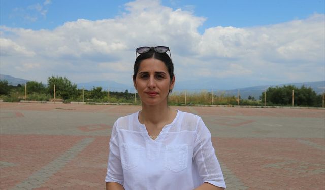 Karacasu'da başı boş köpeklerin saldırısına uğrayan kadın, 1000 imza topladı ve soruna çözüm için mücadele başlattı