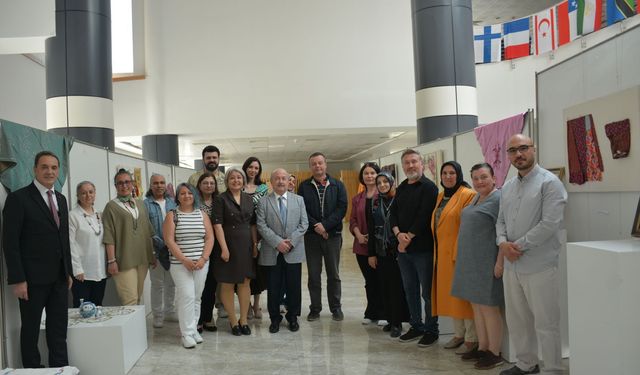 Uşak Üniversitesi’nde annelerin hatıralarının yaşatıldığı kültür sergisi açıldı