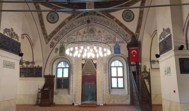 Allah yolunda mallarıyla ve canlarıyla cihad edenler, birbirlerinin dostlarıdır