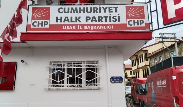Uşak CHP'de İl ve İlçe Başkanları görevden alındı, yeni isimlerin ataması yapıldı