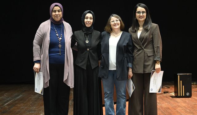 Uşak Üniversitesi’nde iki oturumluk ‘Hemşirelik Haftası’ sempozyumu düzenlendi