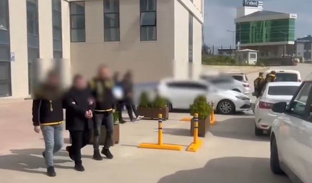 Umre vaadiyle vatandaşı dolandırılan kişilere operasyon