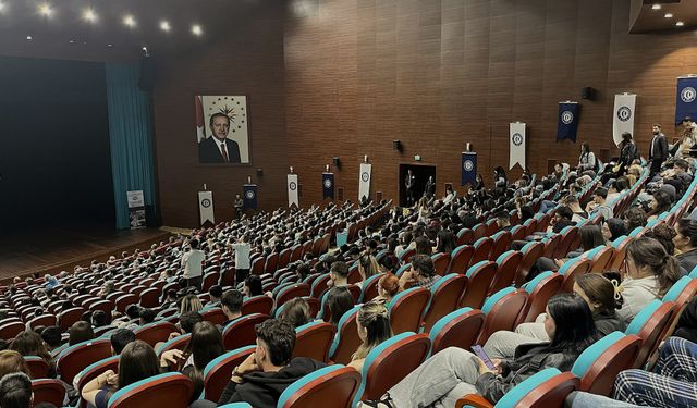Uşak Üniversitesi’nde, üniversitelerin bölgesel kalkınmadaki rolü ele alındı