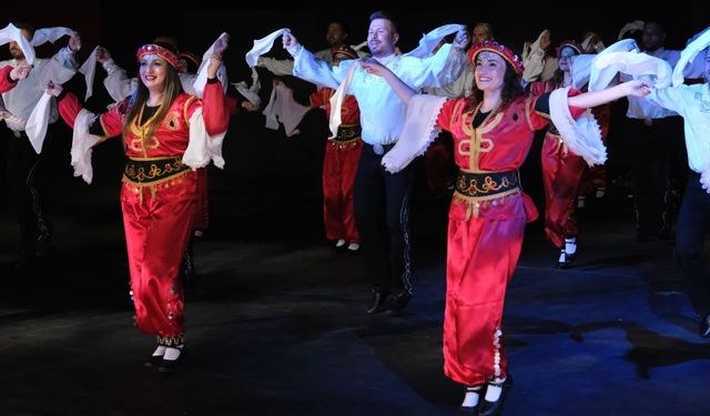 Uşak Akmonia Dans Spor Kulübü’nün sezon sonu finali Huzur Park’ta yapıldı