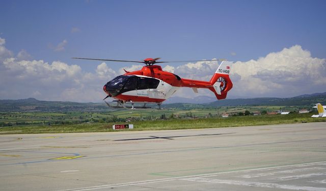 Uşak'taki bir hasta, ambulans helikopterle İzmir'e sevk edildi