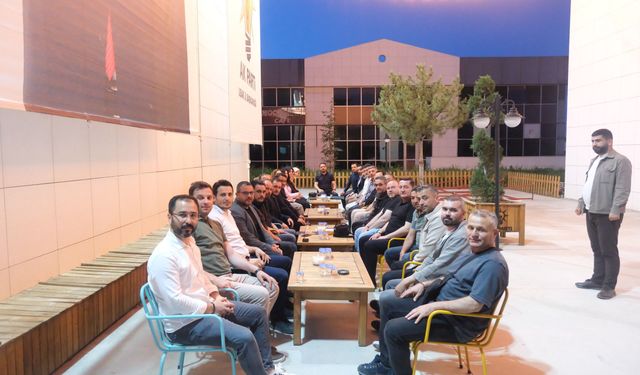 AK Parti Uşak İl Örgütü haftalık yönetim toplantısını gerçekleştirdi