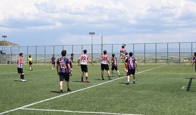 Uşak’ta İmam Hatip Okulları arası çeşitli spor branşlarının final müsabakaları yapıldı