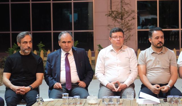 AK Parti Uşak Teşkilatı'nın ‘Haftalık Olağan Yürütme ve Yönetim Kurulu’ toplantısına Güneş ve Tuğrul’da katıldı