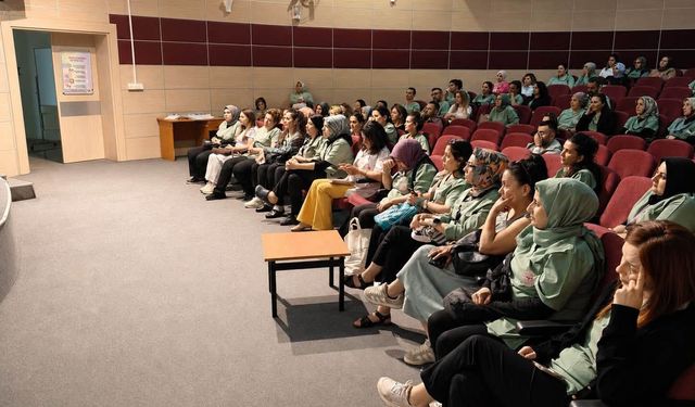 Uşak Eğitim ve Araştırma Hastanesi’nde hizmet kalitesi ‘diksiyon eğitimiyle’ yükseliyor