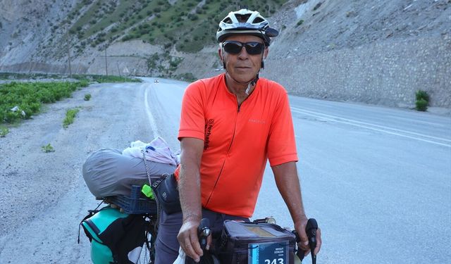 İzmir Kınıklı Mesut Dinçer, bisikletiyle Van'a kadar gitti!