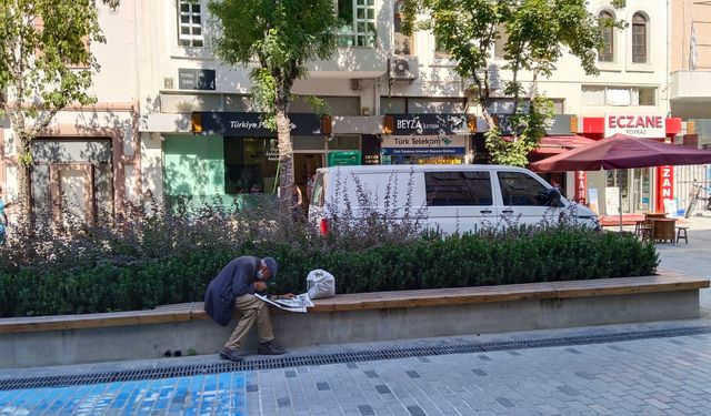 Uşak İsmetpaşa'daki fotoğraf, 'Gazete hala yaşıyor' dedirtti!