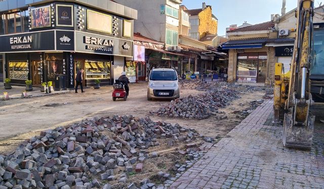 Uşak'ın göbeğindeki çalışmalar Kurban Bayramı nedeniyle aksadı! Çalışmalar devam ediyor!
