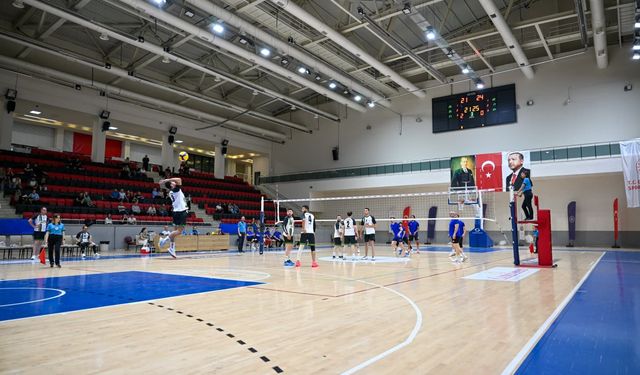 Uşak'ta binlerce yıl önce voleybol oynanan Akmonia'nın adını taşıyan turnuva tamamlandı