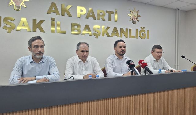 AK Parti Uşak siyasetçileri, gündeme dair önemli açıklamaları için basın toplantısı düzenledi