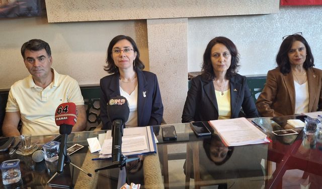 Uşak Belediyesi Başkan Vekili Hatice Terekeci Özkan, yerel basın ile tanışma toplantısı düzenledi