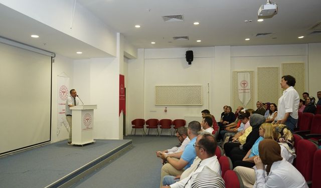 Uşak İl Sağlık Müdürlüğü'nde 2026 yılı 2'inci Çeyrek Değerlendirme Toplantısı düzenlendi