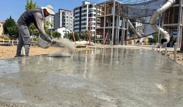 Uşak Masal Diyarı Parkı'nda baskı beton çalışmasına geçildi