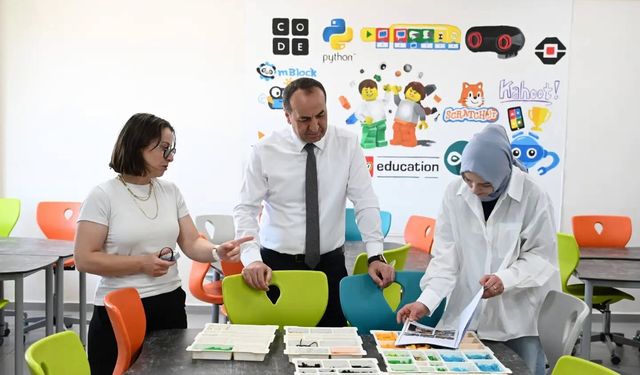 İl Milli Eğitim Müdürü Yücel, Uşak Kendin Yap Atölyesi'ni ziyaret etti