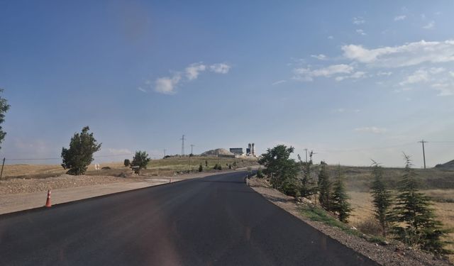 Uşak-Ulubey yolunun belli bir mesafesinde ulaşım tek şeritten sağlanıyor! Sürücüler dikkatli olmalı!