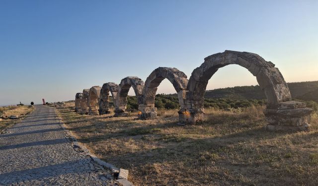 Uşak'ın antik kenti Blaundos, tarihi dokusuyla ziyaretçileri büyülemeye devam ediyor