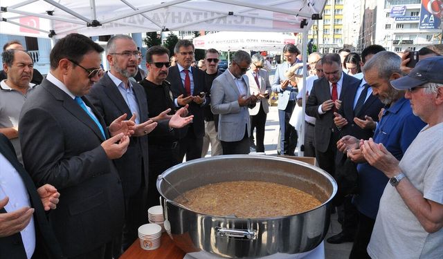 Kütahya'da 2 bin kişiye aşure ikram edildi