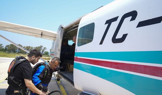 Doğuştan görme engelli Sidar Korkmaz, gökyüzü dalışı hayalini gerçekleştirdi
