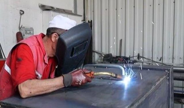 Uşak'ın çöp konteynırlarını yüzde 50 daha ucuza üretiyorlar