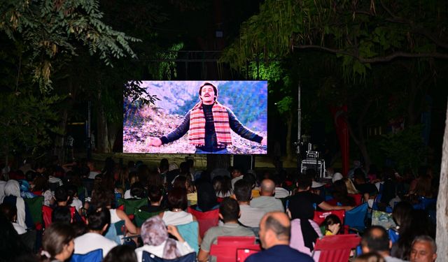 Uşak'ın ardından Manisa'da da Kadir İnanır filmleri gösterime girmeye başladı