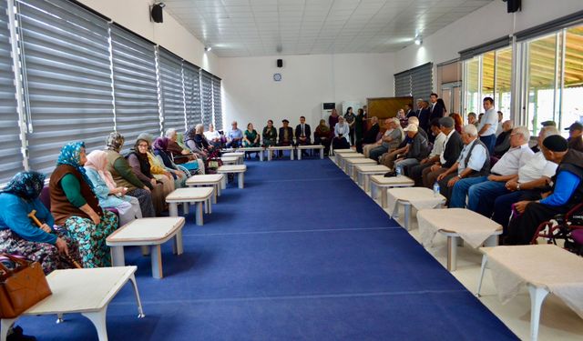 Uşak’ta SED hizmetinden faydalanan ailelerle buluşan Bakan Yardımcısı Madak, yeni dönem temaslarını gerçekleştirdi