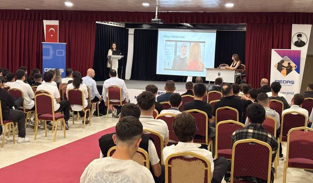 5 ilde çalışma yapan OEDAŞ, Uşak Ulubey Atatürk Mesleki ve Teknik Lisesi'ndeki 100 öğrenciye de ulaştı