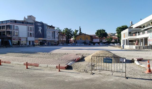 Uşak Ulu Camii'nin karşısındaki alan tekrar ücretli otopark oluyor
