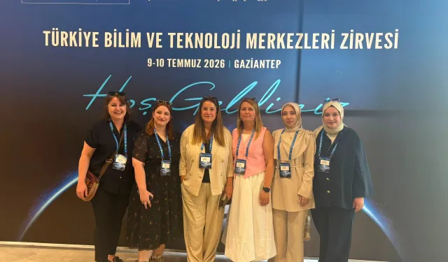 Uşak Belediyesi'nin bilim ekibinden Işılay Özek ve Fatma Özkan, Gaziantep'teki zirvede sertifika aldılar