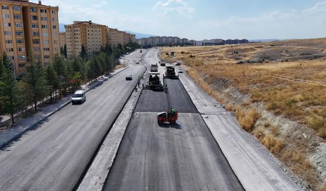Kütahya Şehit Polis Melih Çimen Caddesi'ne asfalt atılıyor