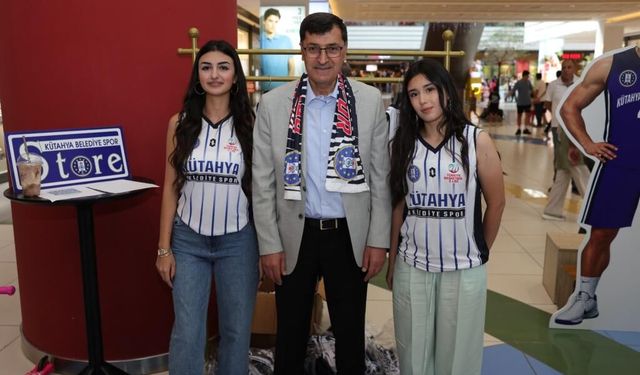 Kütahya Belediyespor Basketbol Takımı'nın tanıtımı yapıldı